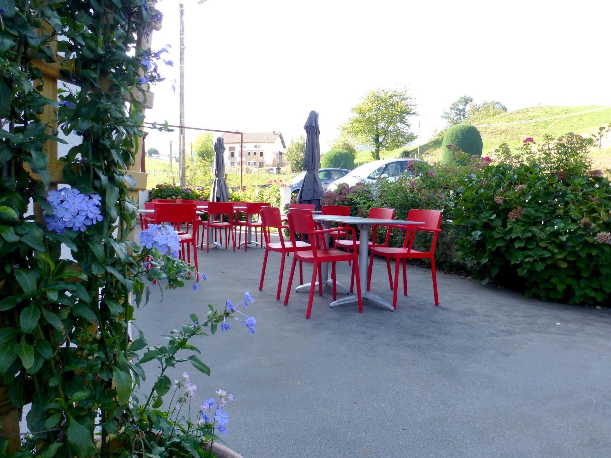 Logis Hotel St Sylvestre Aldudes Zewnętrze zdjęcie